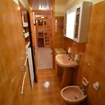 Cozy 2-bed Apartment, Petrella Petrella Guidi