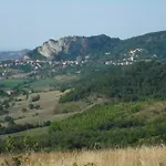 Cozy 2-bed Apartment, Petrella Appartamento *