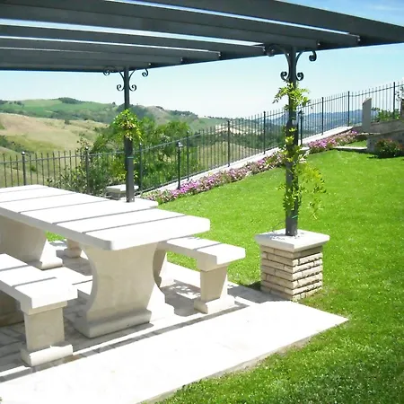 Cozy 2-bed Apartment, Petrella Petrella Guidi