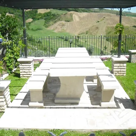 Cozy 2-bed Apartment, Petrella * Petrella Guidi