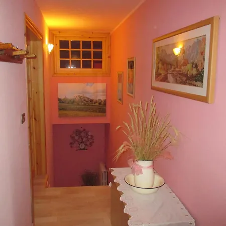 Cozy 2-bed Apartment, Petrella Apartment