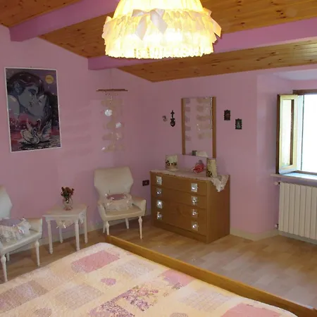 Cozy 2-bed Apartment, Petrella * Petrella Guidi