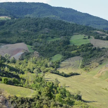 Cozy 2-bed Apartment, Petrella Apartmán