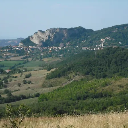 Cozy 2-bed Apartment, Petrella Apartmán *