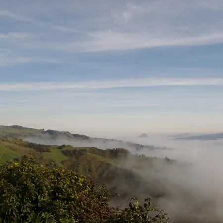 Cozy 2-bed Apartment, Petrella Apartmán *