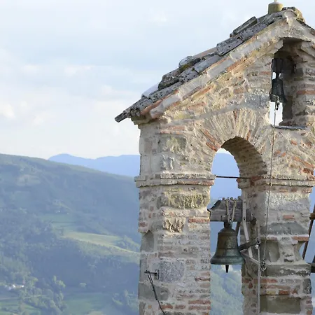 Cozy 2-bed Apartment, Petrella Apartment