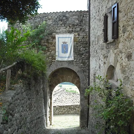 Cozy 2-bed Apartment, Petrella * Petrella Guidi