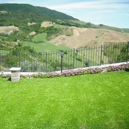 Belvilla By Oyo Graceful With Garden Appartamento Petrella Guidi