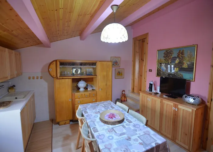 Cozy 2-bed Apartment, Petrella Petrella Guidi
