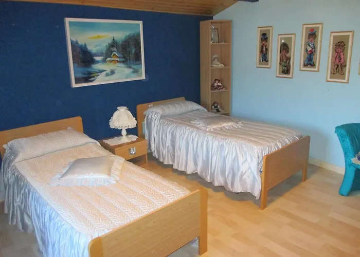 Daire Cozy 2-bed Apartment, Petrella