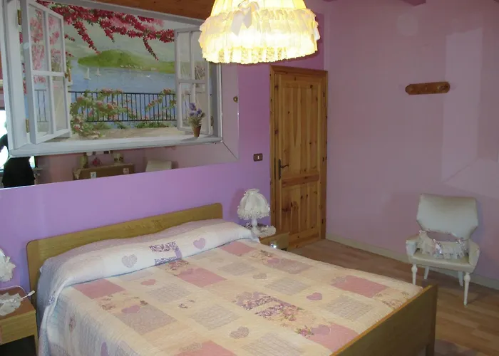 Cozy 2-bed Apartment, Petrella Daire