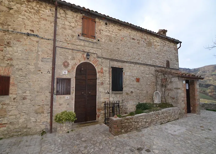 Cozy 2-bed Apartment, Petrella