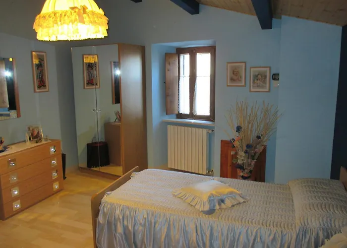 Daire Cozy 2-bed Apartment, Petrella