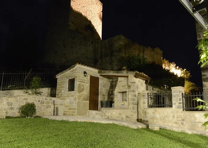 Cozy 2-bed Apartment, Petrella Daire *