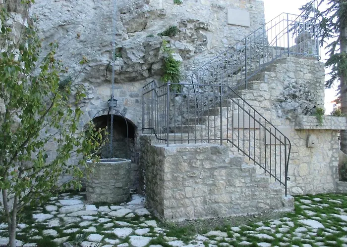 Cozy 2-bed Apartment, Petrella Petrella Guidi