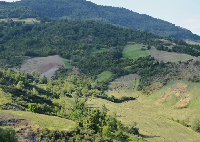 Cozy 2-bed Apartment, Petrella Daire