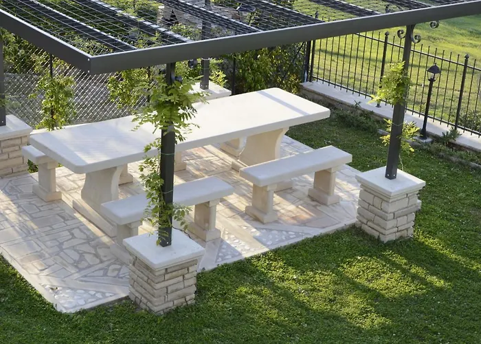 Cozy 2-bed Apartment, Petrella * Petrella Guidi